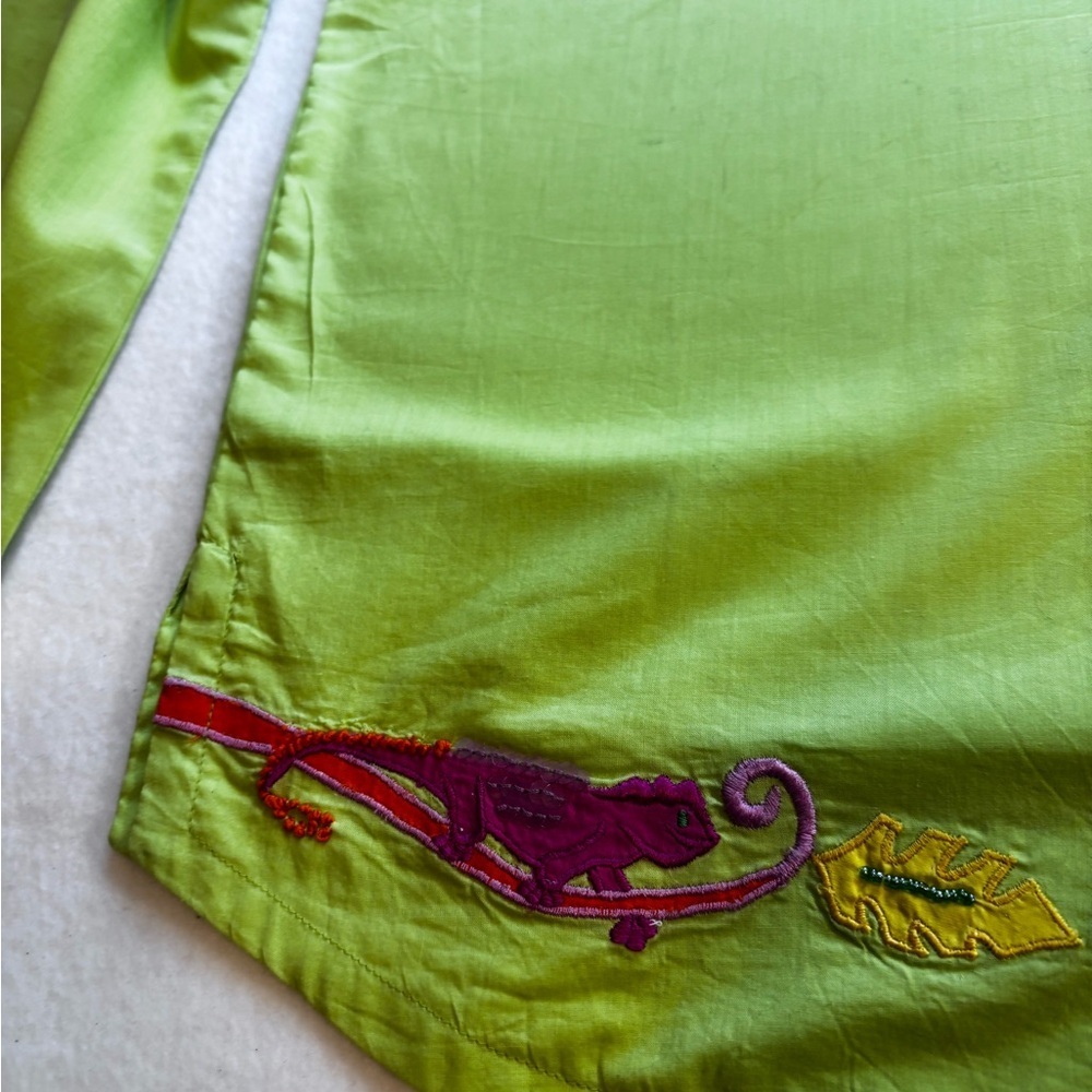 Michael Simon XL Lime Embroidered Chameleon Top NWT - Picture 10 of 15